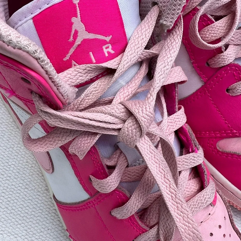 Nike Jordan 1 Mid Fierce Pink GS Youth Size 6.5 Sneakers